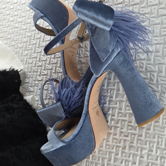 Antonio Melani Womans Powder Blue Platforms  9 Ostrich Feathers Leather Velvet - Picture 8 of 12